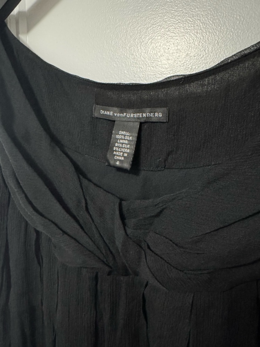 088 DIANE VON FURSTENBERG Women's Spinoza Sleeveless Silk Dress - Black, Sz 4 - Picture 5 of 10